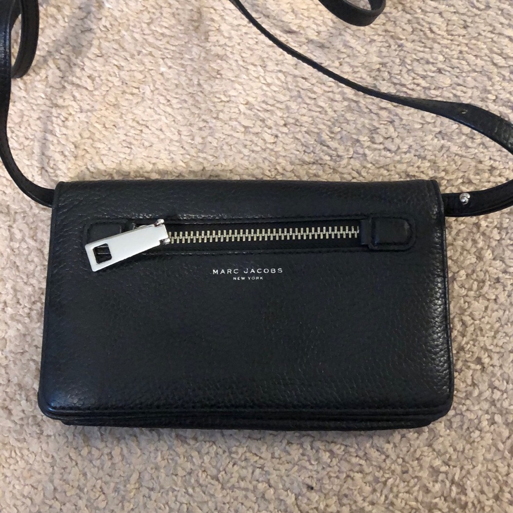 Marc Jacob’s pebbled leather crossbody bag